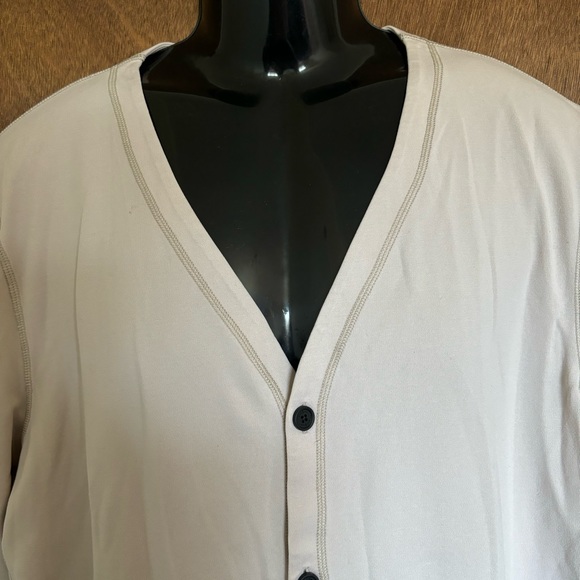 Kit and Ace Make Moves Cardigan V Neck Lightweight Sweater Size Large - Picture 3 of 5